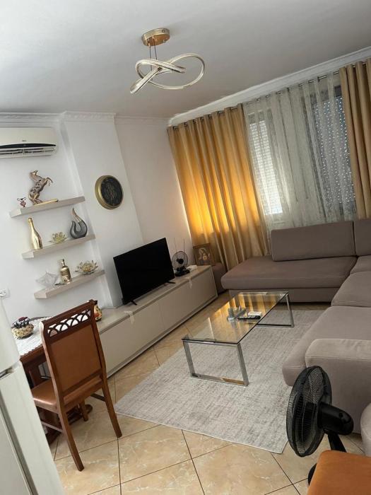 Apartament Astir