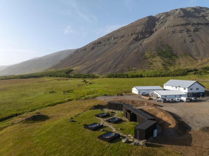 Glacier World - Hoffell Guesthouse