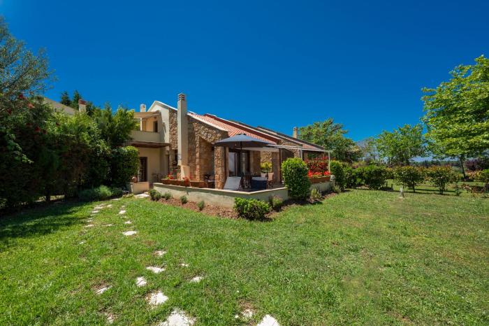 Villa Haris with shared pool