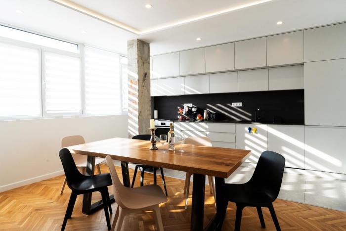 Soho White 2BDR by RV Apartments