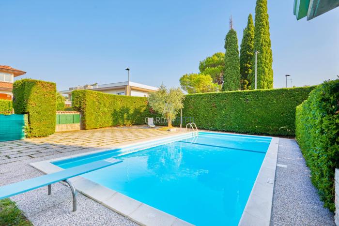 Villa Roma - Vista Lago e Relax tra Giardino e Terrazza