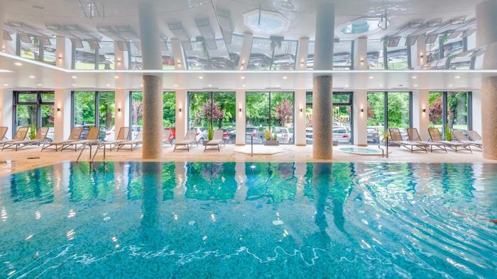 Apartamenty Nadmorskie Tarasy-Basen Fitness Bawialnia Parking w CENIE - Holiday City