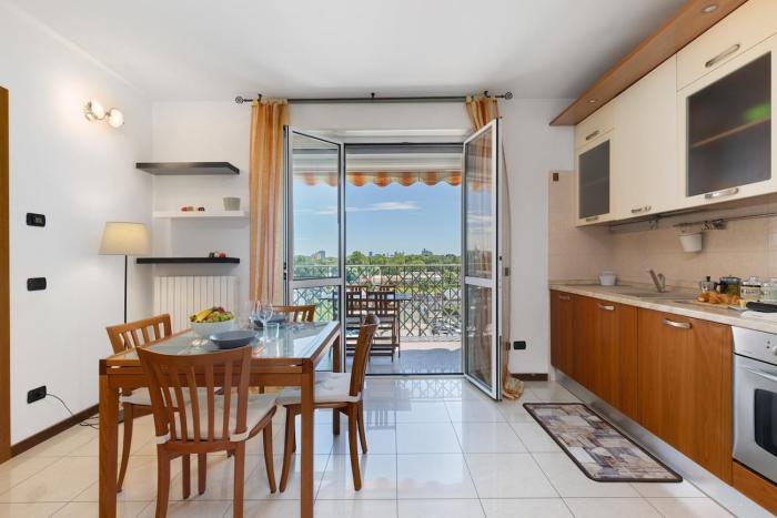 Elegant Terrace Flat Parking near Rho Fiera Mi