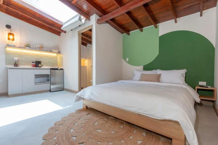 Spacious Laureles Apt-Smart Lock-Queen Bed-AC