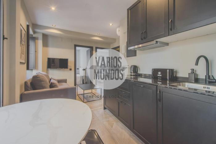 Esencia de Madrid para 7 en Santa Ana 20 E2