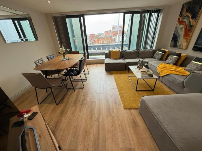 Modern Spacious Leeds Penthouse