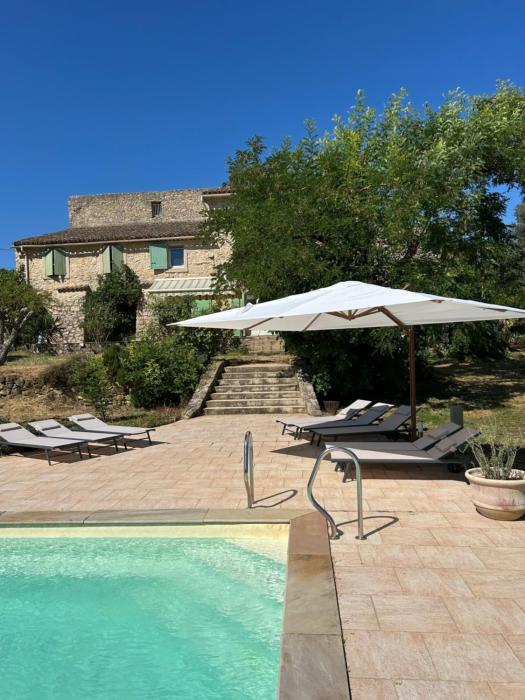 Authentique mas provençal avec piscine