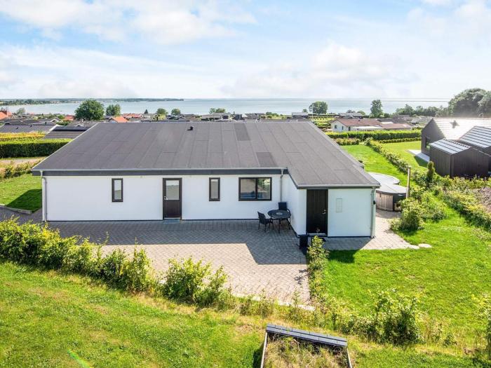 10 person holiday home in Sjølund-By Traum