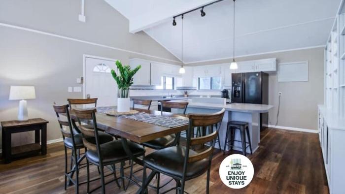 Pawnee 2 - Newly Renovated Duplex