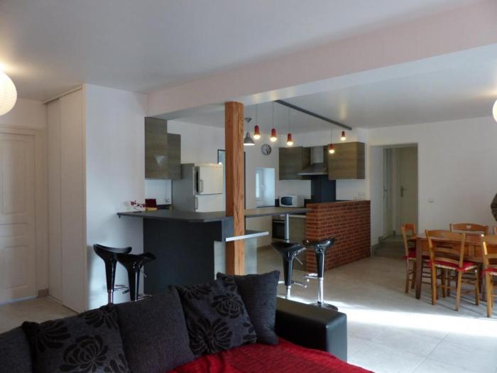 Charmante maison rénovée avec jardin dans un village paisible - FR-1-489-37