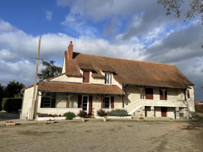 Grande maison à Saint-Pourçain avec piscine, sauna et WiFi - FR-1-489-60