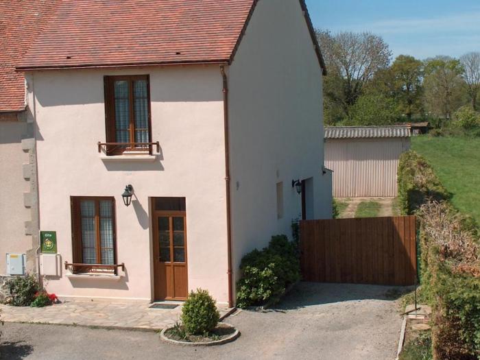 Charmant gîte avec piscine partagée au cœur dun village - FR-1-489-273