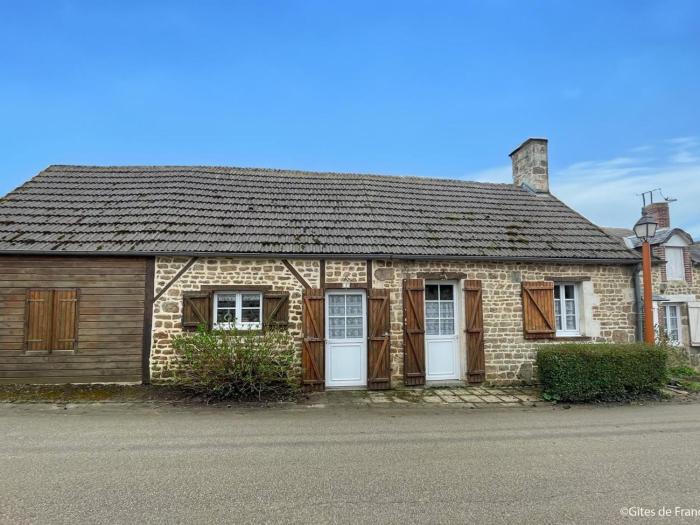 Maison de caractère près du lac de Rabodanges, idéale pour familles - FR-1-497-237