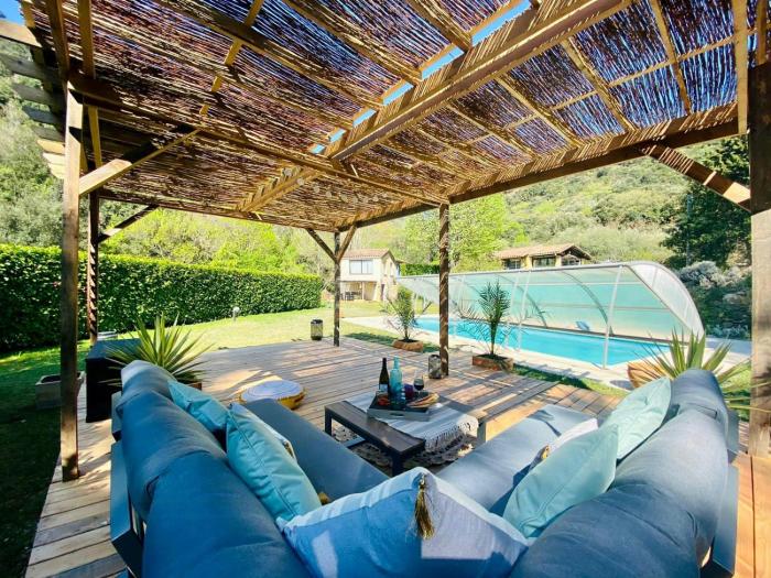 Peaceful Retreat At The Foot Of Black Mountain