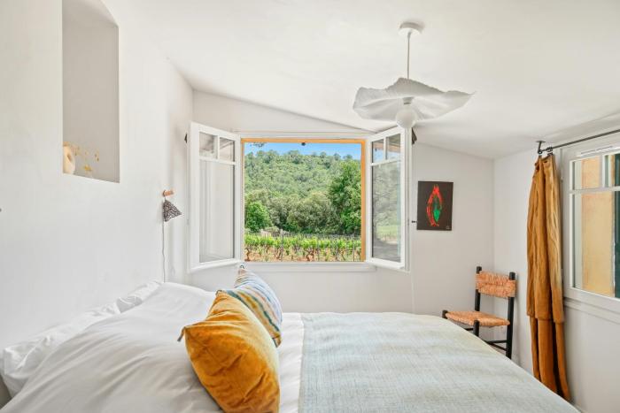 Wine Estate In Méounes-Lès-Montrieux