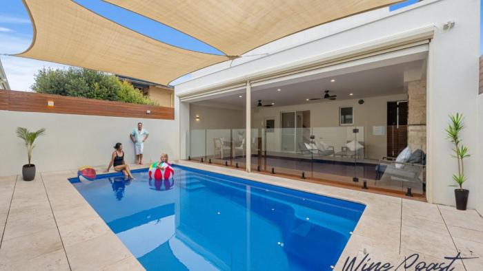 Splendour By The Sea By Wine Coast Holidays