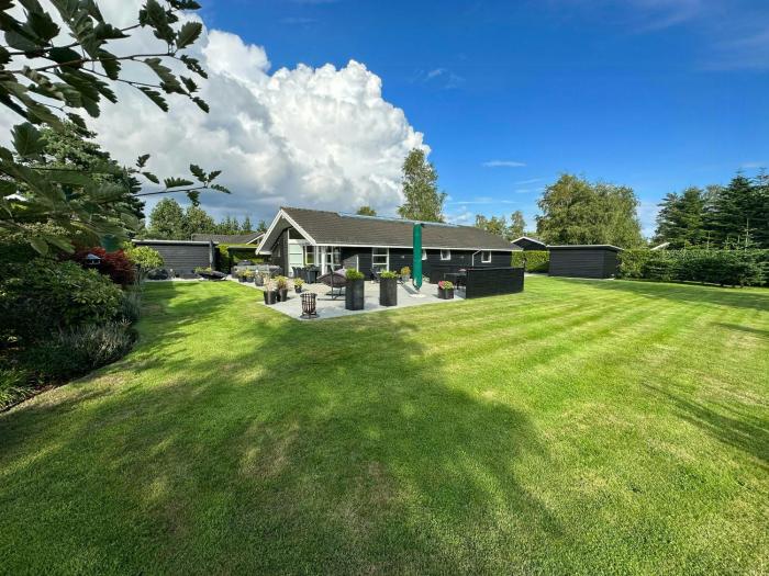 Modern Holiday Home By Marielyst Beach