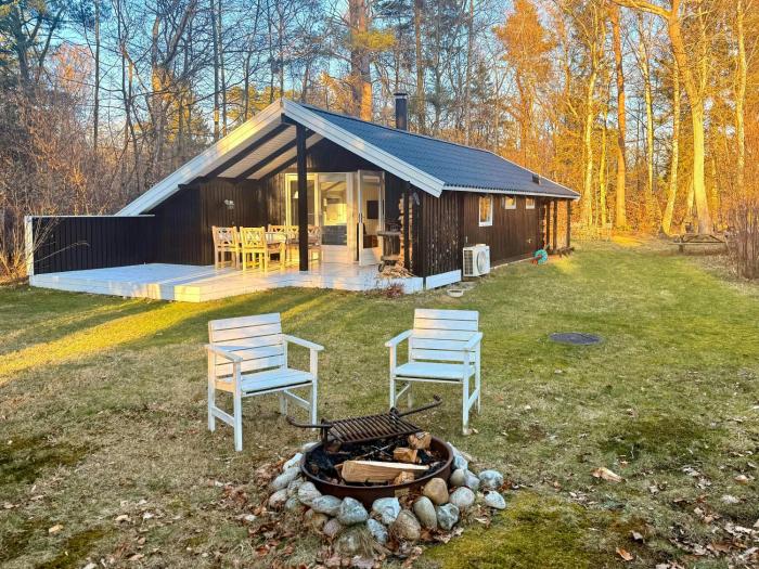 Cottage With Sauna Near Tisvilde Hegn