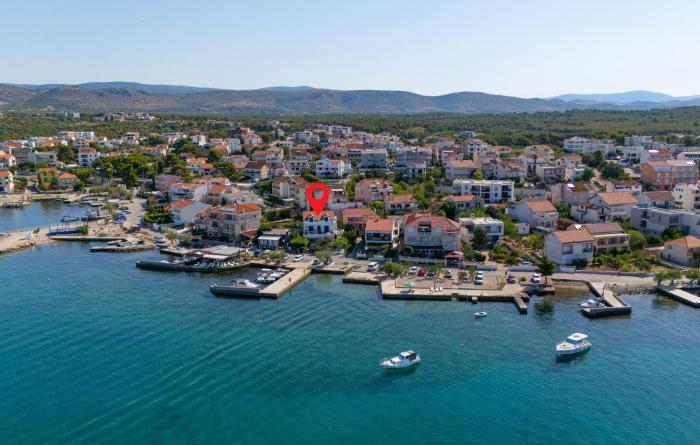 1 Bedroom Lovely Apartment In Brodarica