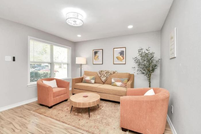 Cozy Houston Haven-Near Downtown & NRG