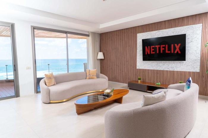 KEEP CALM AND THINK OF THE SEA, MARINA!!