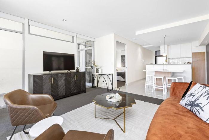 Urban Elegance Chic 3BR Family Retreat in Perth