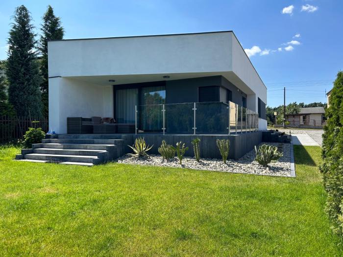 Business & Relax House