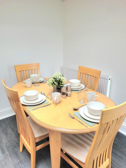 Central Banbury 2Bed Flat Parking with CCTV M40 links