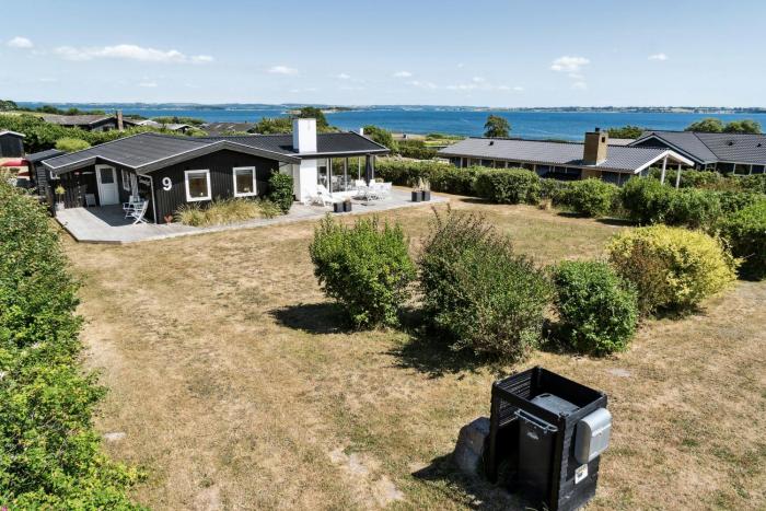 Peaceful Nostalgic Home With A View