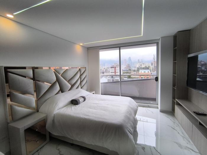 Apartaestudio amoblado, Edificio asturiano 502