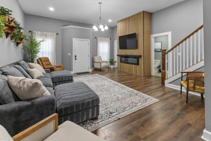 Spacious Downtown Retreat Near the Childrens Museum