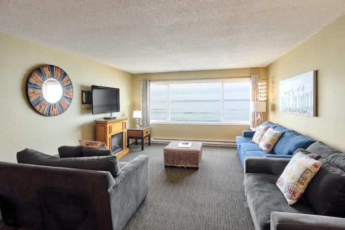 Premium Oceanfront Suite - Sleeps 8 - Top Floor - Pool & Sauna