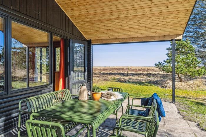 70S Holiday Home With Sea View Near Hals