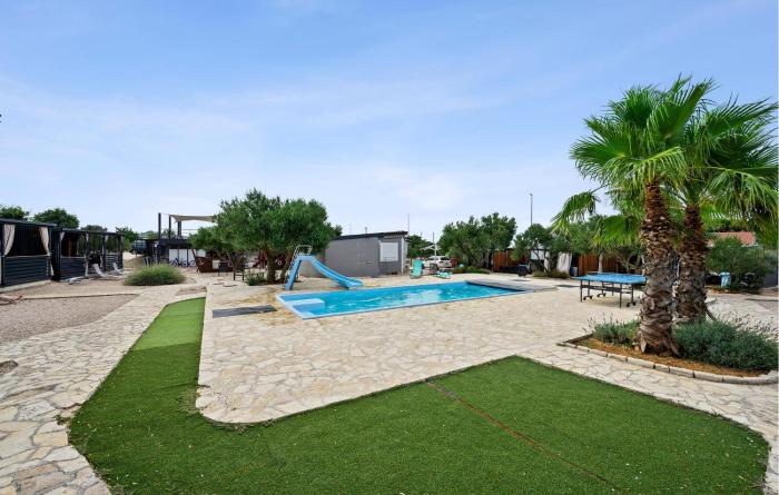 Awesome Home In Pirovac With Swimming Pool