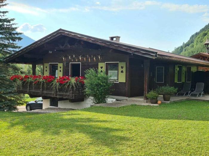 Cabin in Zöblen with swimming pool