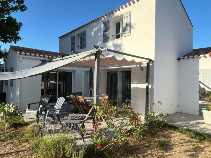 Belle maison à Barbâtre, 800m plage, pour 7 personnes avec jardin clos, terrasse et WiFi gratuit - FR-1-823-69