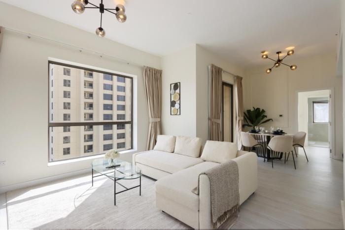 Upgraded 1BHK with Stunning Marina Views