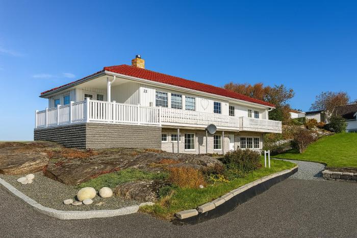 Hus med panoramutsikt i Bud