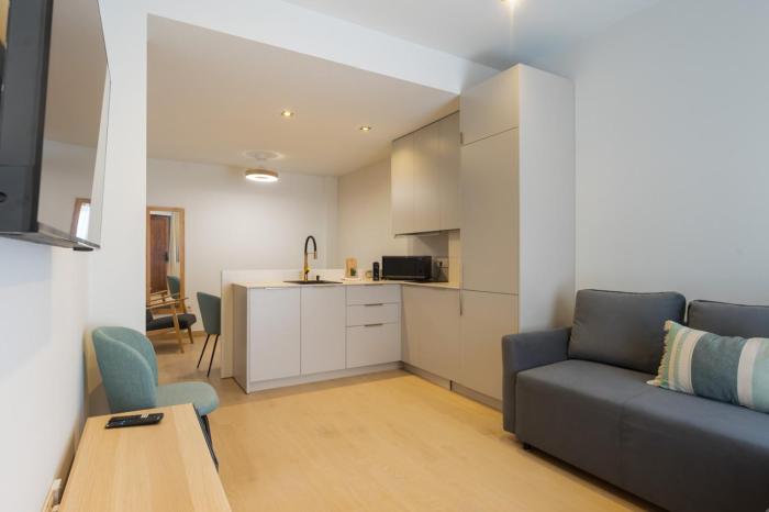 New and bright Triana Niebla Apartment in Seville