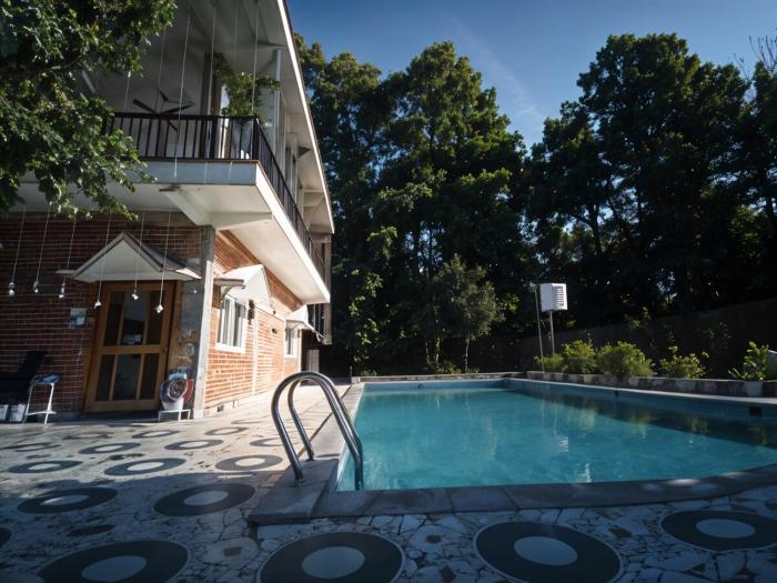 Blue Lagoon Shared Villa by Homeyhuts-1BR Dehradun