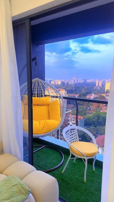 Riara with View, Heated Pool, Free Parking