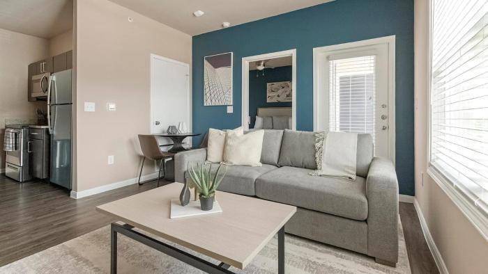 Landing Amazing 1BD Pool Gym