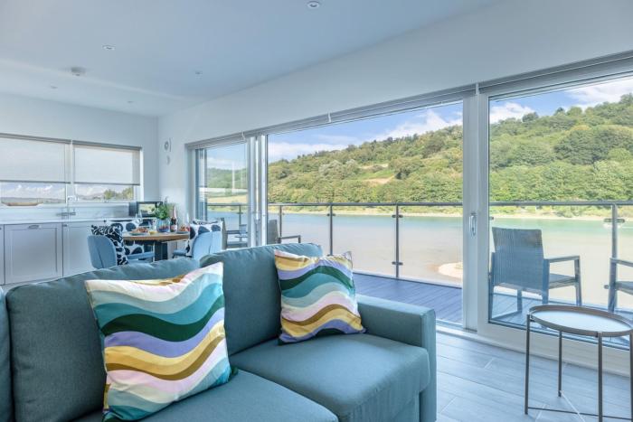 River View - Prime River Front Location