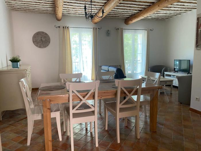 La maison des quais avec vue sur la Sorgue, terrasse, 2 chambres parking securise prive