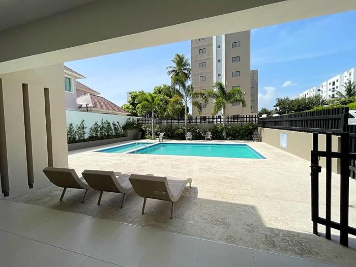 Luxury Apartment-Santiago- PRIVATE Jacuzzi & Patio-Near Airport