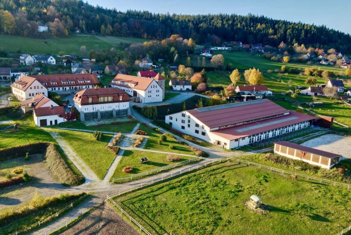 Hotelový a jezdecký areál Dvůr Krutěnice