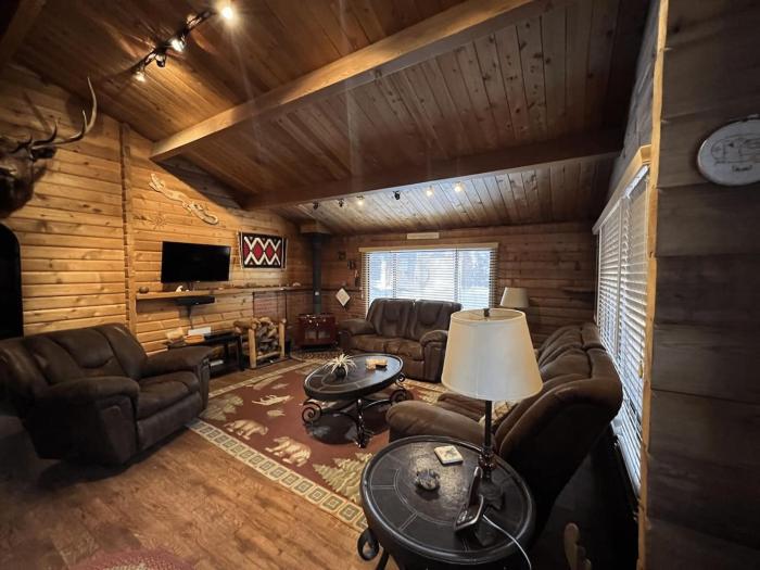 Family Cabin in the Hills of Strawberry Valley