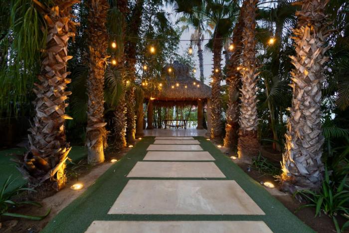 Hacienda Tropical - Oasis of History and Nature