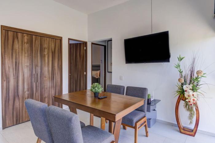 Amazing 2BD condo with Roof shared pool