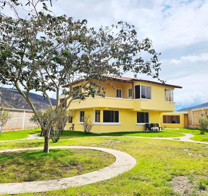 House - Quinta Paraíso Mitad del Mundo